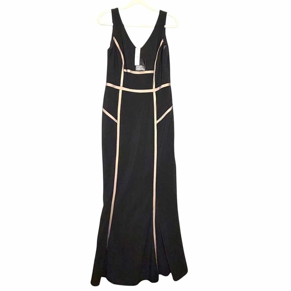 NWT WHBM Size 12 Double V Neck Sleeveless Gown Mesh Inserts Zip Line Trumpet Hem
